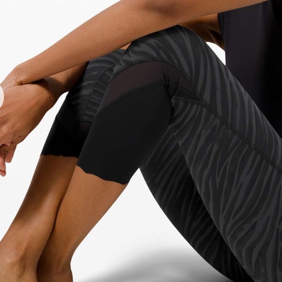 Lululemon Wunder Under High Rise Crop 23” Leggings Le Tigre Camo 8 - Picture 3 of 4